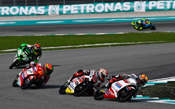 Daniel Holgado jadi pembalap tercepat pada Practice 3 Moto3 Malaysia 2023 dan berhasil menyingkirkan sang juara bertahan Jaume Masia. (MotoGP)