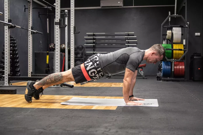 6 Jenis Olahraga Terbaik untuk Mengecilkan Perut Buncit secara Alami dan Efektif (Foto: fitnessowy)