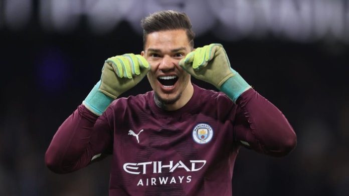 Galatasaray resmi ajukan tawaran untuk rekrut kiper Manchester City, Ederson Moraes. (Foto: Offside via Getty Images/Simon Stacpoole/Offside)