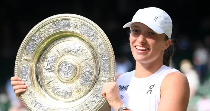 Iga Swiatek juara Wimbledon 2025 (Foto: Karwai Tang/WireImage)