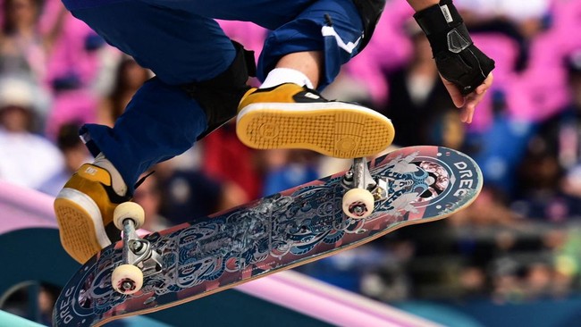 Trik Dasar Skateboard untuk Pemula (Foto: REUTERS/Angelika Warmuth)