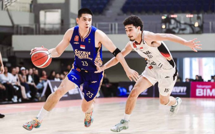 Satria Muda Pertamina Bandung unggul atas Dewa United Banten 76-67 di game pertama Final IBL All Indonesian 2025. (Foto: IBL)