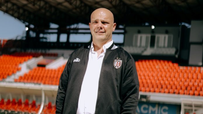 Profil Pelatih Bali United, Johnny Jansen (Foto: ileague)