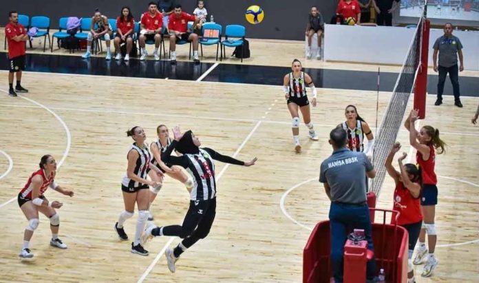 Debut Megawati Hangestri di Turki Bikin Geger! Manisa BBSK Libas Altınordu 3-0 (Foto: Manisa BBSK)