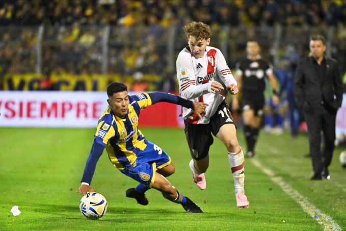 Rosario Central Tumbangkan River Plate 2-1 di Arroyito: Modal Kuat Jelang Libertadores 2025? (Foto: X @RiverPlate)