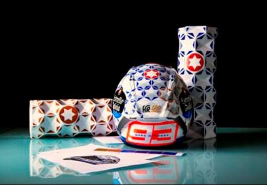 Helm Spesial Marc Marquez di MotoGP Ceko 2026 (Foto: Twitter Fran Santaclara/@RuizSantaclara)