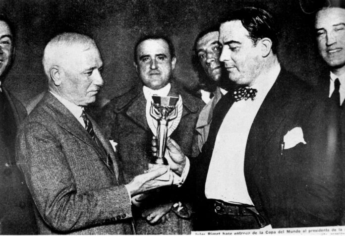 sejarah trofi Piala Dunia
